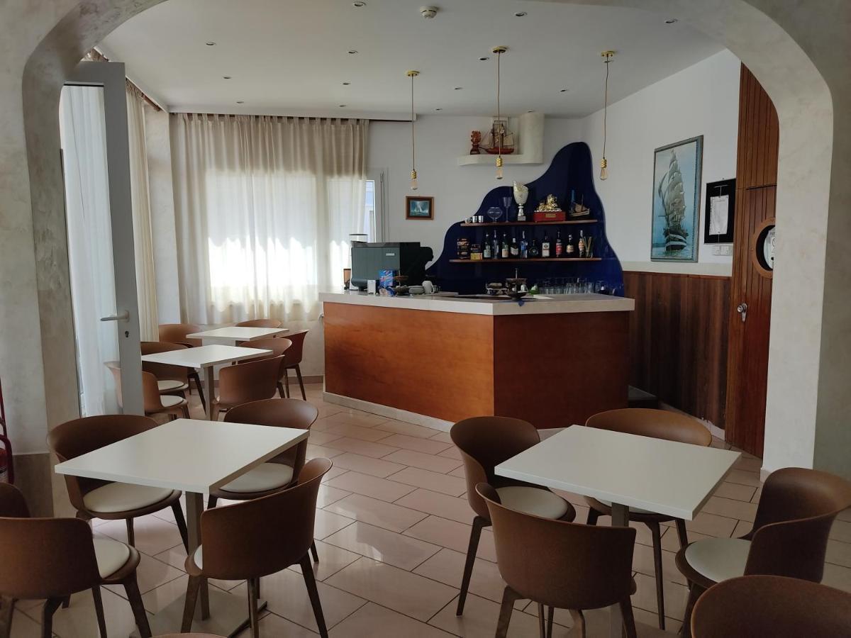Hotel Alexander Resort Rimini Buitenkant foto