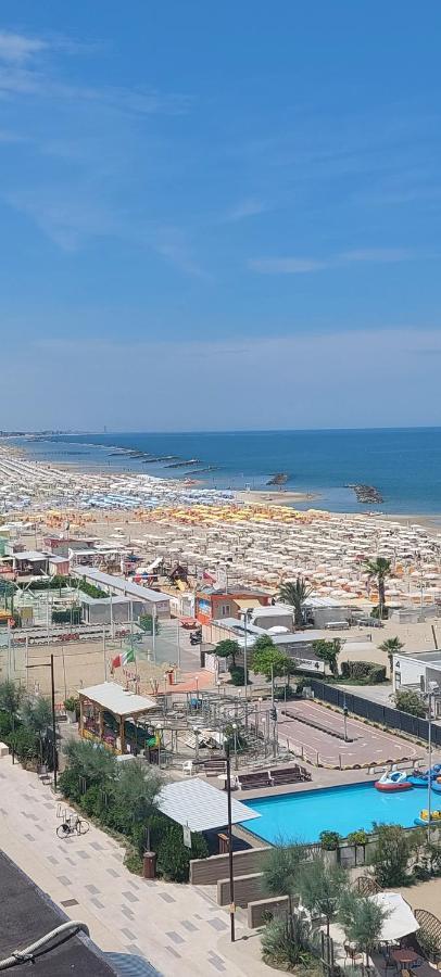 Hotel Alexander Resort Rimini Buitenkant foto