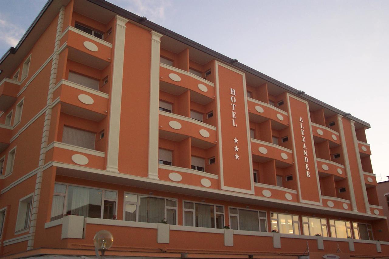 Hotel Alexander Resort Rimini Buitenkant foto