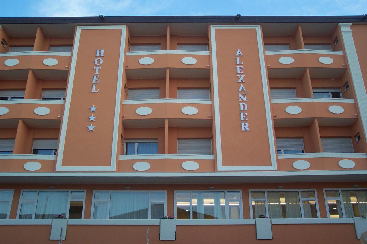 Hotel Alexander Resort Rimini Buitenkant foto